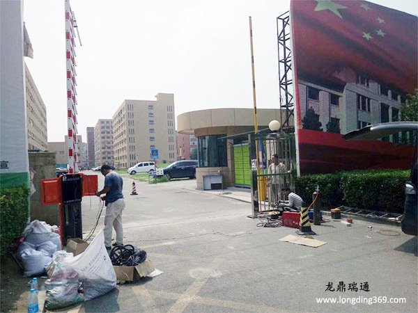 高清车牌识别系统施工图片