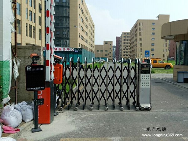 高清车牌识别系统施工图片