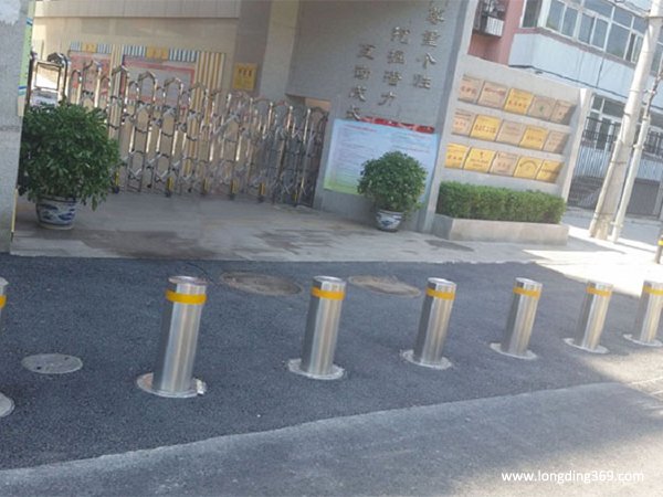 朝阳区升降柱挡车桩：学校大门出入口